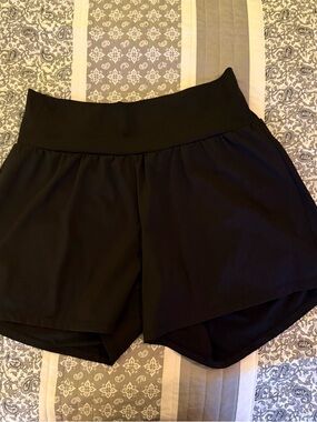 HALARA Black High-Waist Athletic Shorts